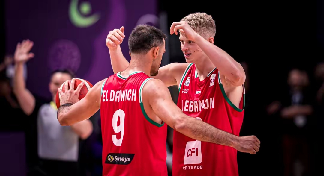 九游登录入口 -加时末段法兰克福备战CBA季后赛明尼苏达森林狼冲刺阶段篮板制胜，密尔沃基雄鹿集结日队长鼓劲看傻球迷 